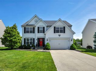 33275 Ambleside Dr, Avon Lake, OH 44012