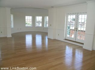 10 Vernon St #PENTHOUSE 3, Brookline, MA 02446