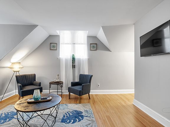 5th image of 319 N 33rd St #11019673