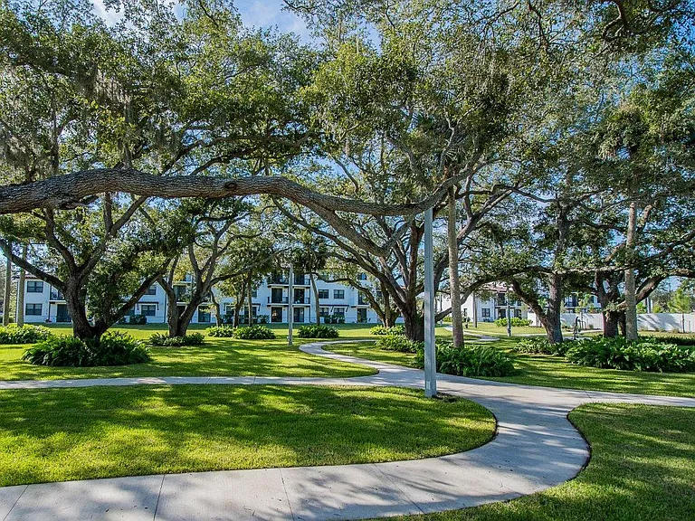 Legacy at Oakwood Landing — Photo 7