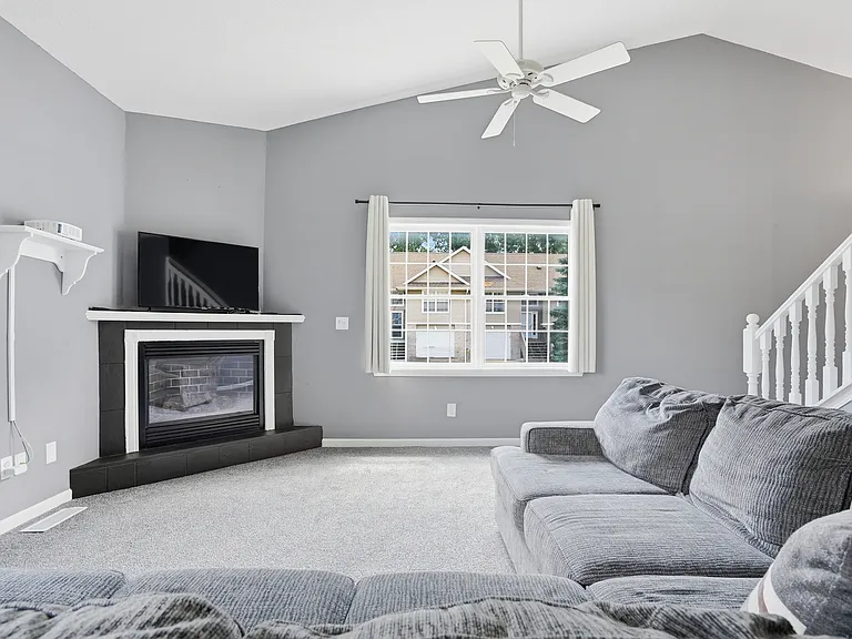 2415 Catskill Ct — Photo 9
