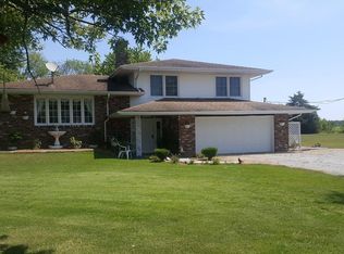 4082 Valier Carpet Rd, Tamaroa, IL 62888