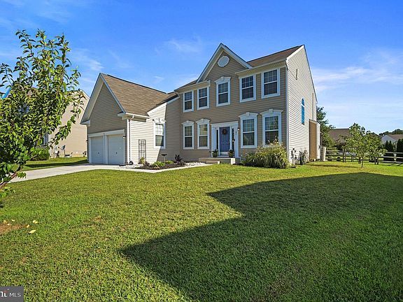 2nd image of 82 Paysan Ln