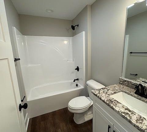 4th image of 1040 Pathways Dr