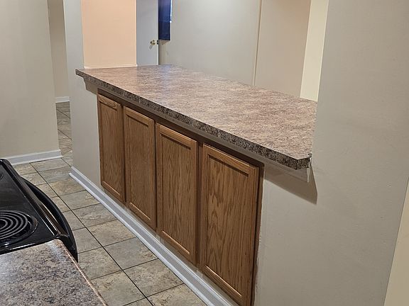 4th image of 645 L St NE #B
