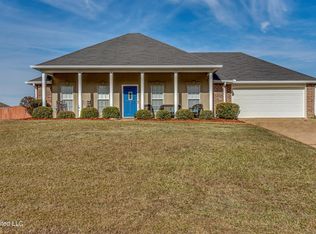 241 Callaway Cir, Byram, MS 39272
