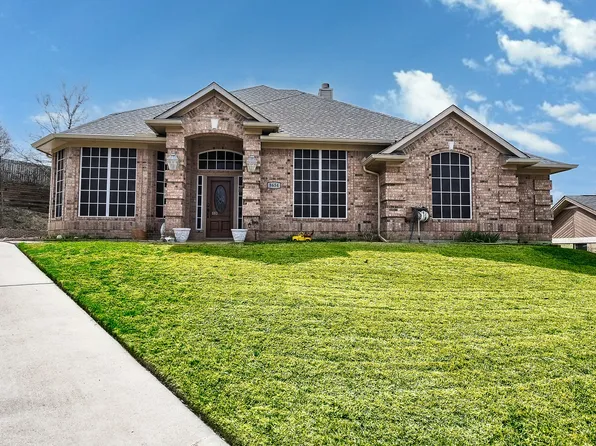8654 Glen Hollow Dr, Fort Worth, TX 76179