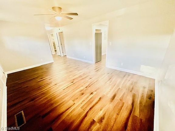 3rd image of 5 Ross Ct