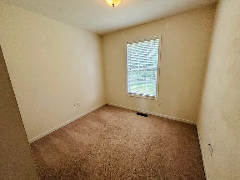 255 Windsor Dr — Photo 19