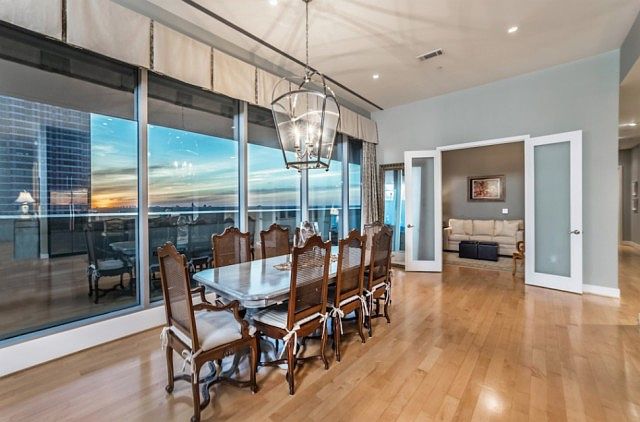 1st image of 1600 Post Oak Blvd Unit 1903