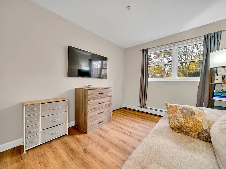 70 Farrwood Ave #7 — Photo 9