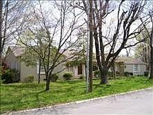 2nd image of 177 College St