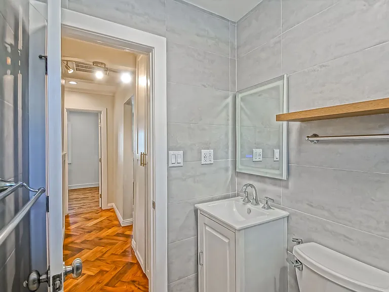 2621 Mathews Ave — Photo 28
