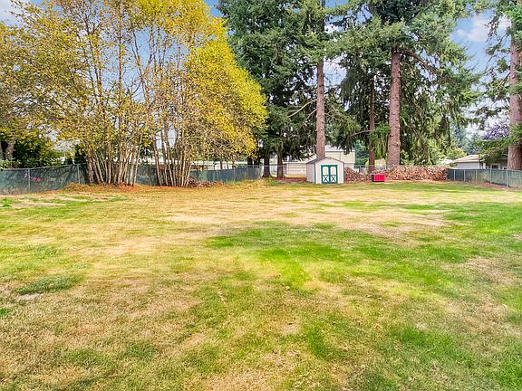 3rd image of 1916 Hanover Dr SE