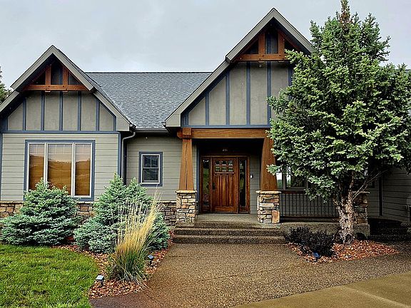 landscaped private entry