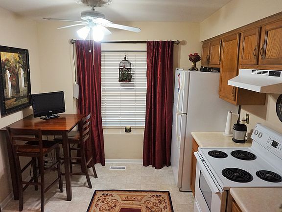 3rd image of 1067 Crisfield Dr