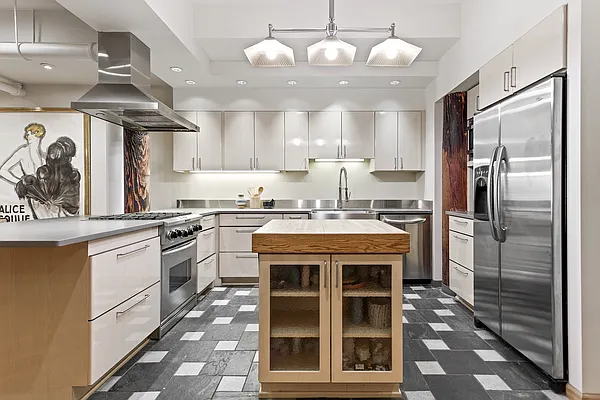 Sold by Compass | media 20