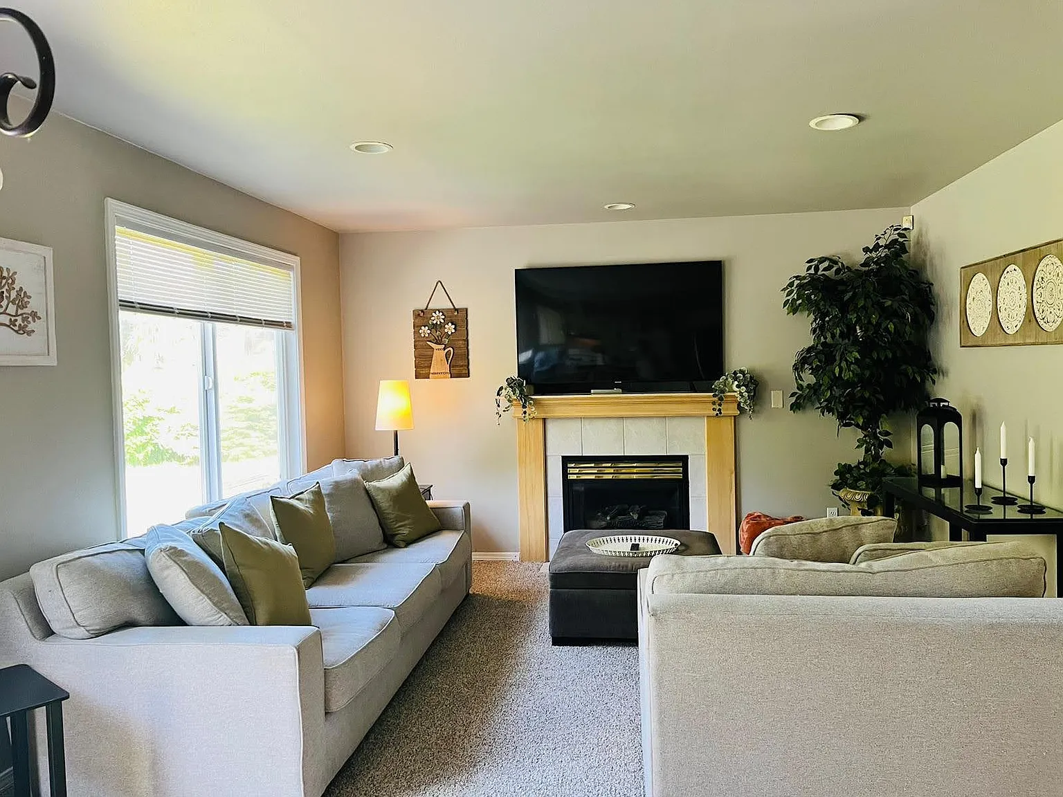 1 bed, 3600 sqft, $1,050 — Photo 1