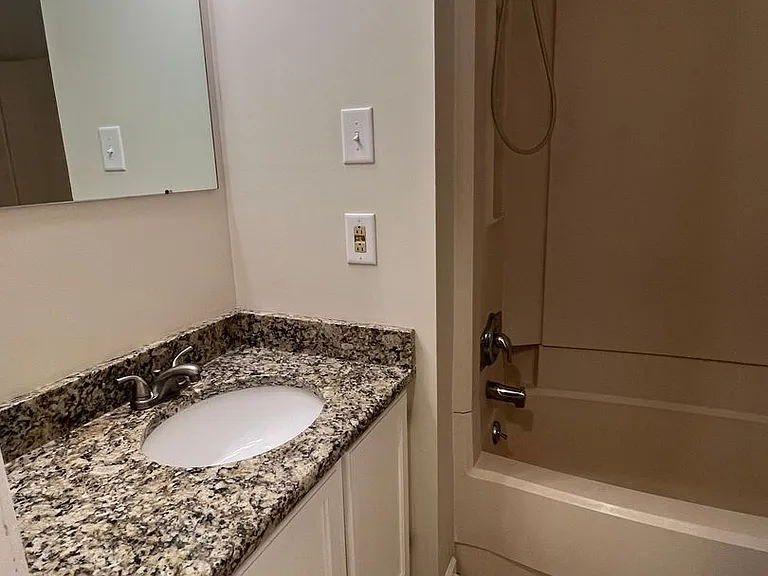 3229 Champions Dr — Photo 13