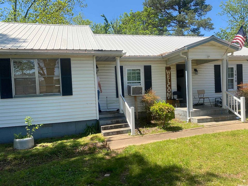 1st image of 1010 Davis Dr