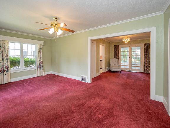 5th image of 1315 Cambridge Dr