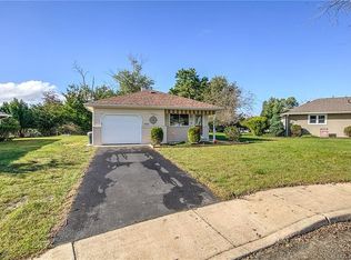 4 Bridgetown Ct, Toms River, NJ 08757