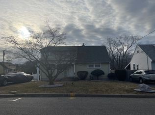3 Louis St, Hopelawn, NJ 08861