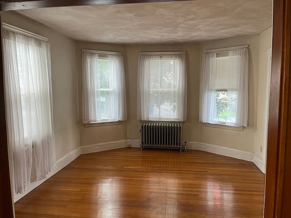 1st image of 9 Chestnut St Floor 1