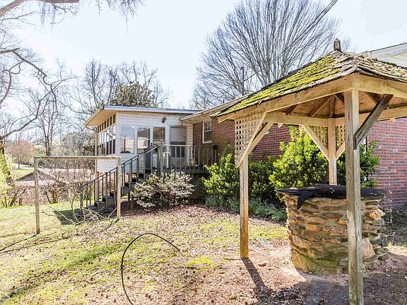 5th image of 5660 Holiday Cir