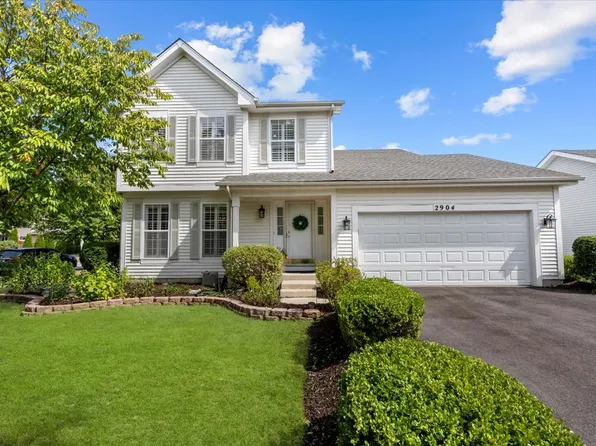 2904 Skylane Dr, Naperville, IL 60564