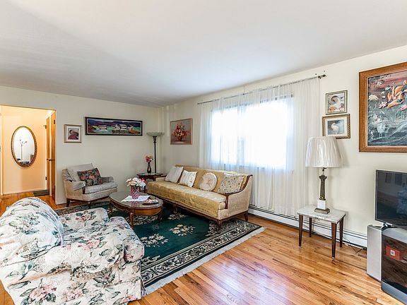 5th image of 667 Harless Pl