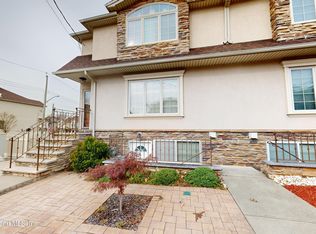 97 Crabtree Ave, Staten Island, NY 10309