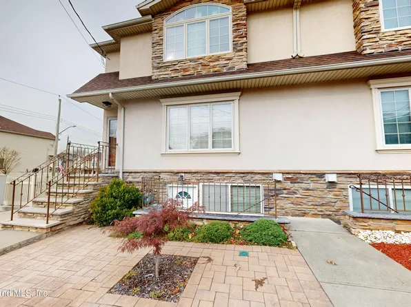 97 Crabtree Ave, Staten Island, NY 10309