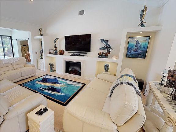 2nd image of 1313 SW Troon Cir