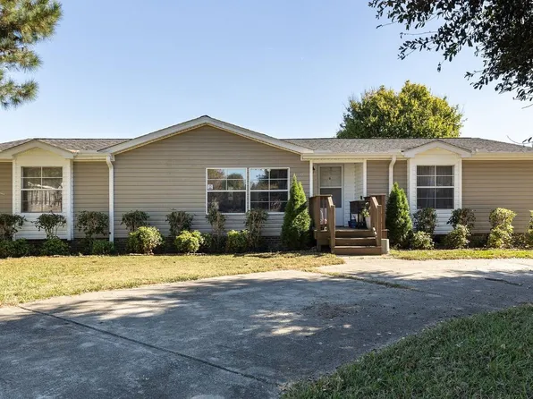 166 Hunters Landing Dr, Smithfield, NC 27577