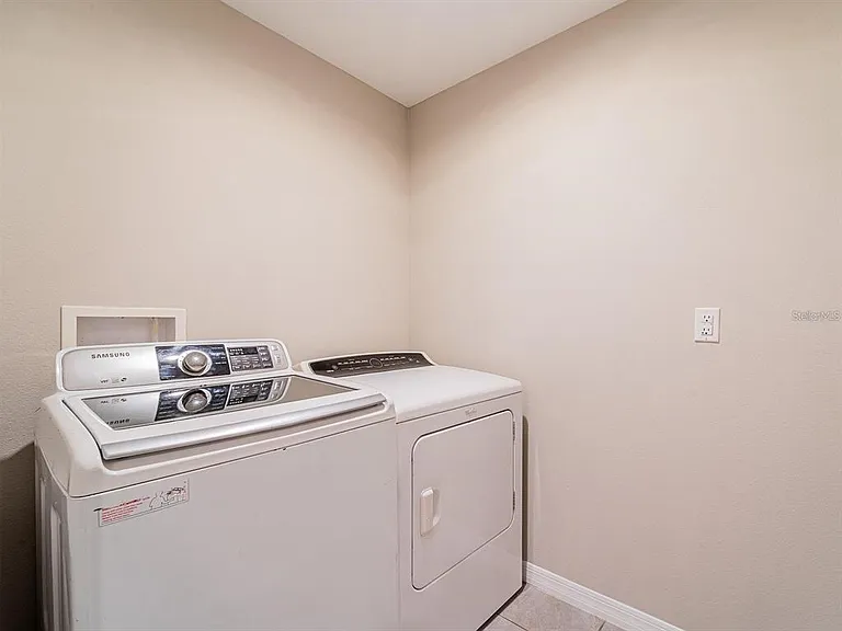 13748 Wineberry Dr — Photo 32