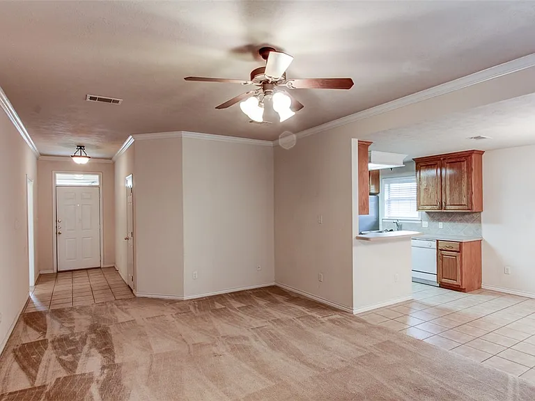 113 Karten Ln — Photo 5