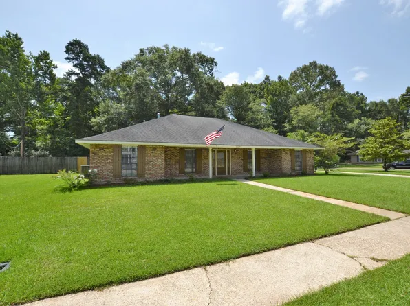 2530 Chantulane Ave, Denham Springs, LA 70726