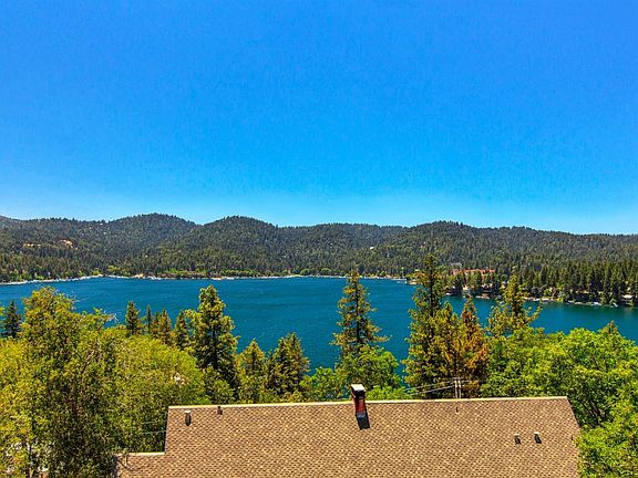 3rd image of 880 Wild Rose Cir