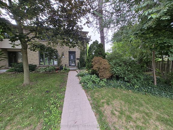 2nd image of 850 Berkshire Dr #8
