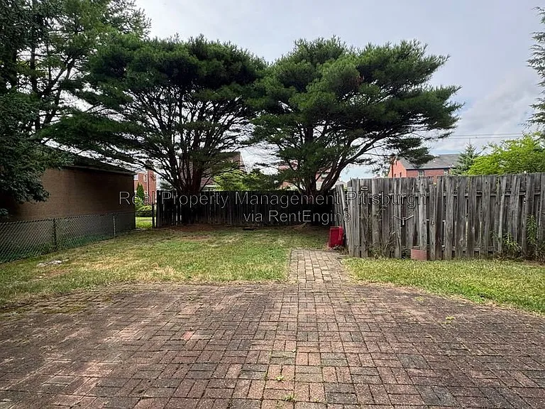 7009 Church St — Photo 12