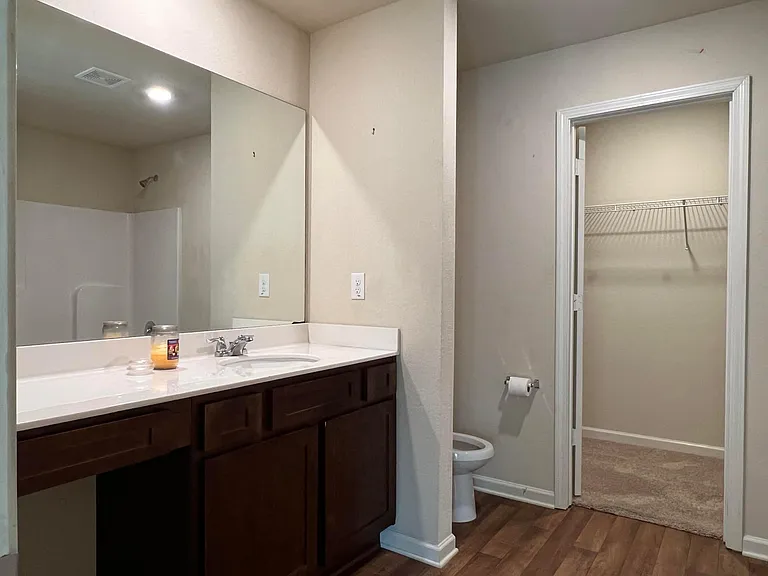 842 Independence Ave — Photo 12