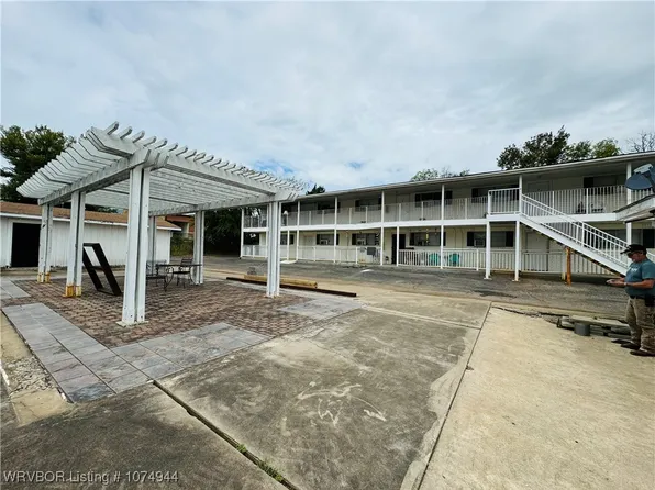201 Beeler St, Poteau, OK 74953