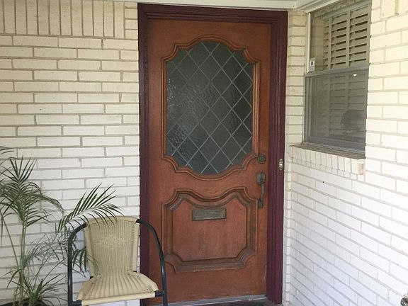 2nd image of 302 Park Ln