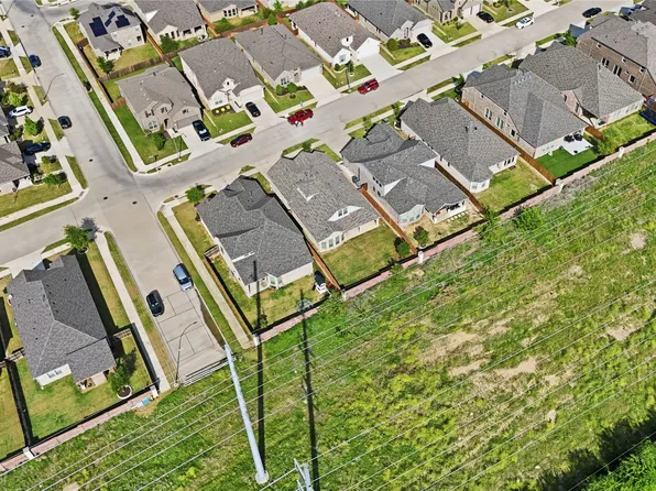 14317 Spitfire Trl, Roanoke, TX 76262