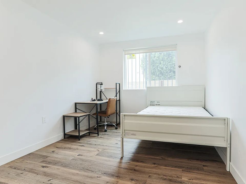 1st image of 3618 Denker Ave