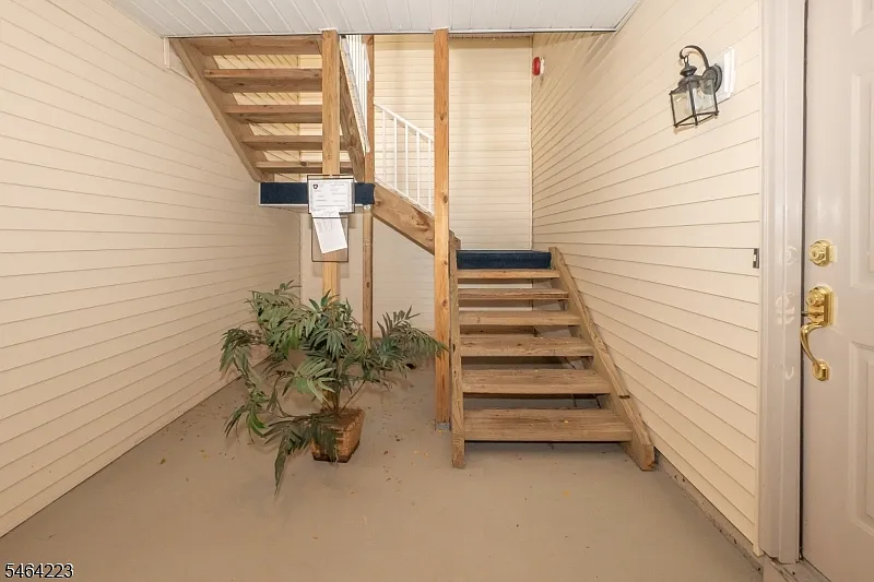1 bed, 1.0 bath, $2,300 — Photo 2