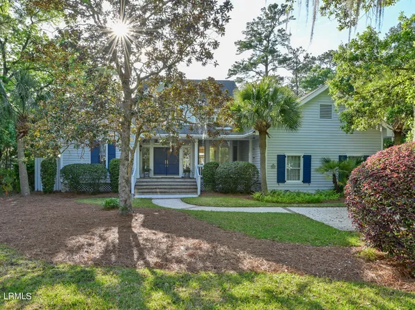 852 Island Circle W, St. Helena Island, SC 29920
