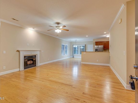 5th image of 257 Anthurium Ave