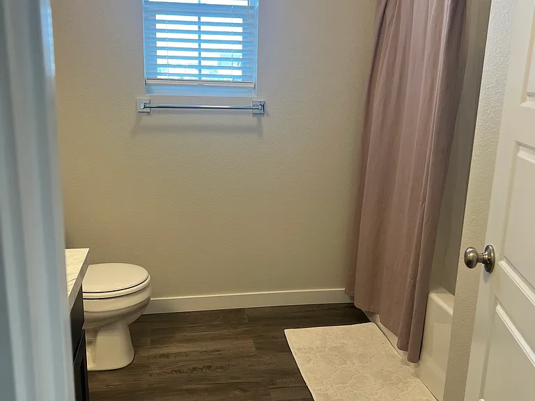Upstairs full bath